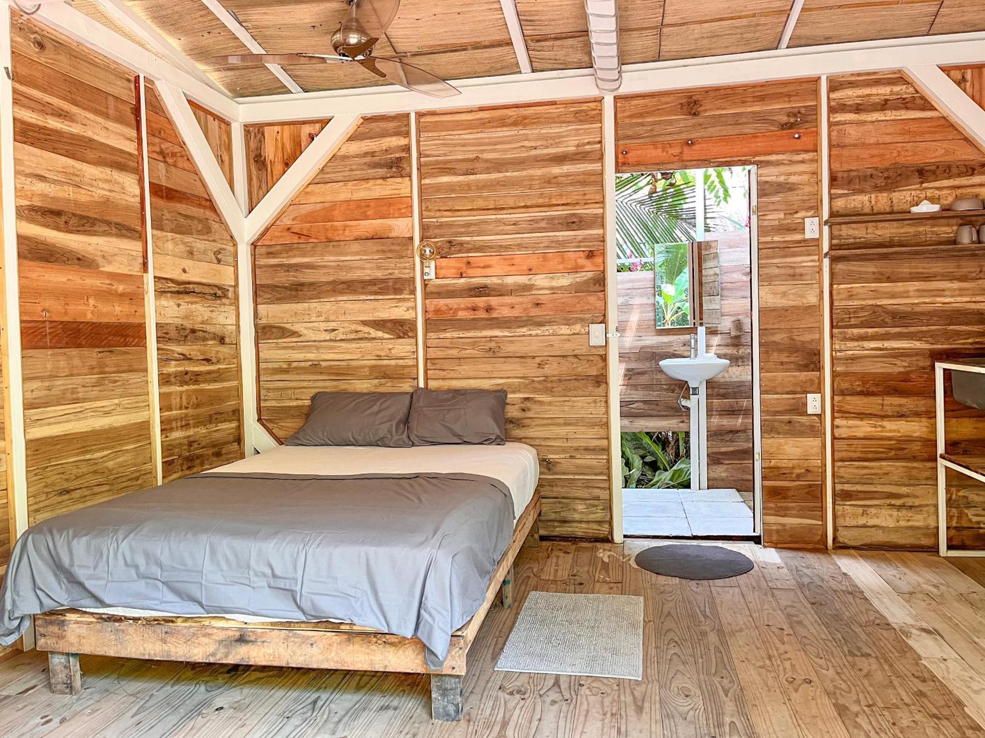 Nomadic Surf Camp Hostel Uvita Luaran gambar