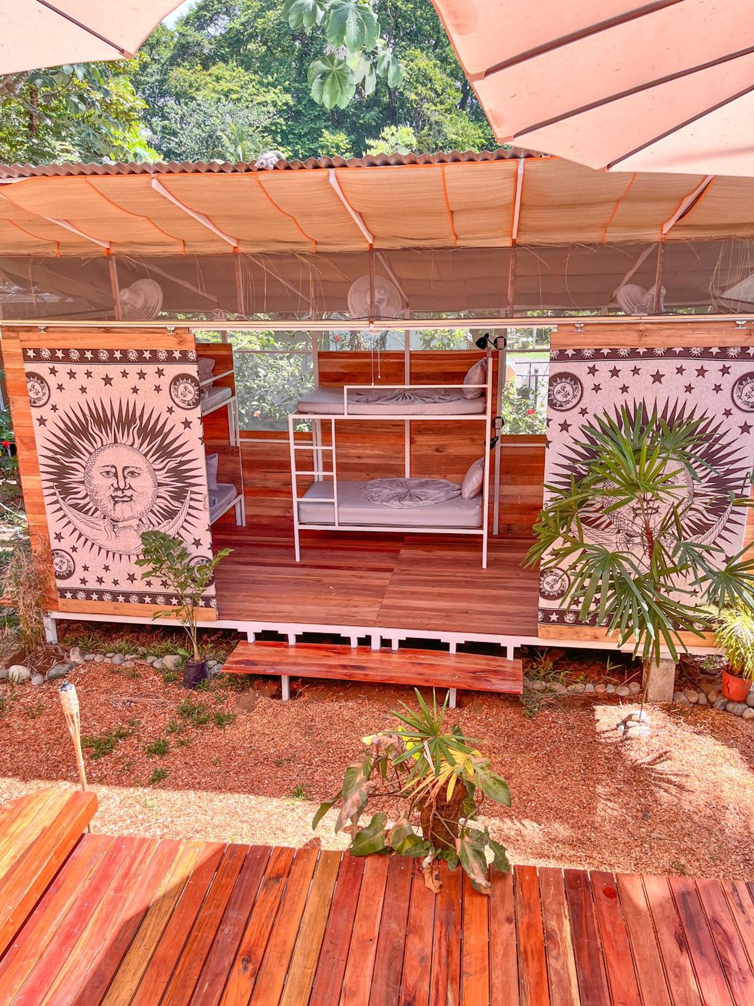 Nomadic Surf Camp Hostel Uvita Luaran gambar