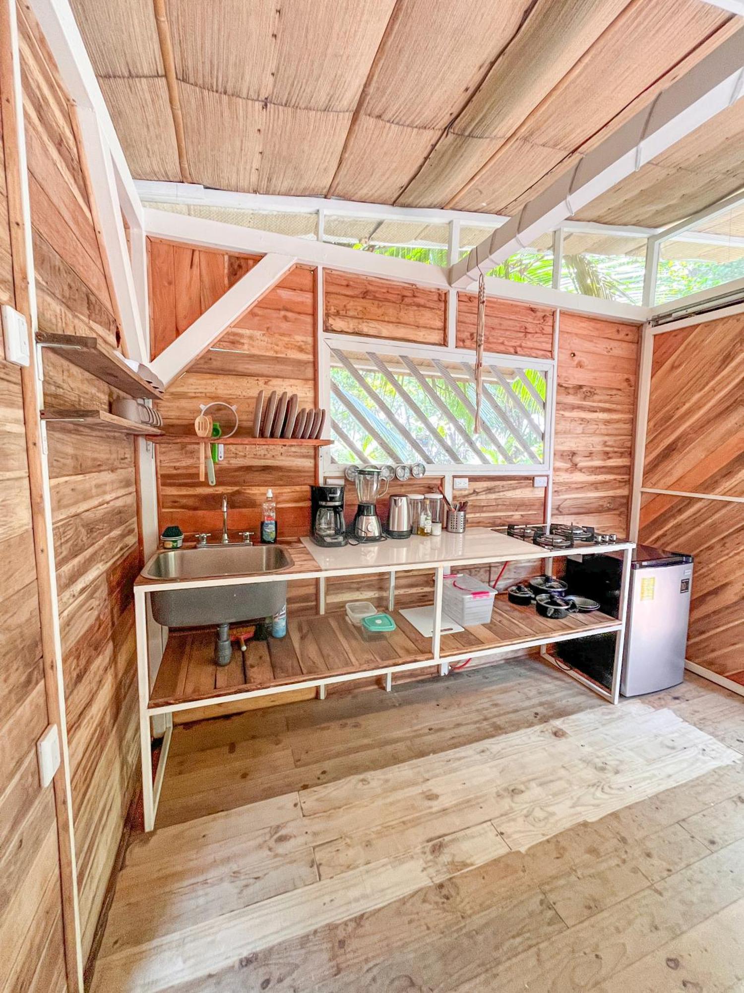Nomadic Surf Camp Hostel Uvita Luaran gambar